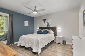 Lake Conroe  Fully remodeled 2 bed 2 bath on Golf Course - Image 5