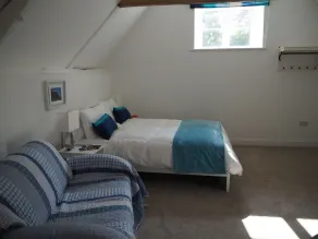 Light airy studio conversion - Image 5