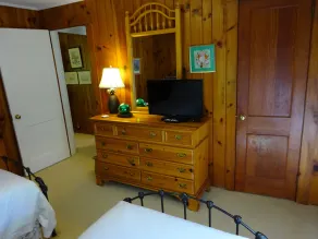 Cardinal Cottage, Great Location, Beautiful Setting, Private Comfy Wh.Squirrels - Image 5