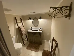 Riverbed, Romantic Waterfront Suite, walk to town<br><br> - Image 2