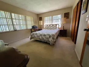 Lakefront house for rent - Image 4
