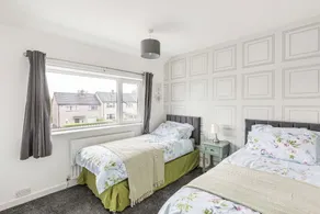 3 Bed House - Sleeps 5 - Parking - Garden - Wifi - Image 3