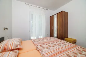 VILLA SARA 1, 50 m from the beach, balcony and sea view, private parking - Image 4