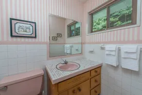Mtn Retreat~Mins to Downtown Burnsville, WiFi+Grill, EV Level 2 Charger, Private - Image 4