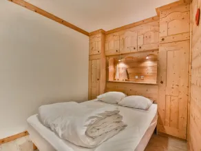 Renovated 2-Bedroom + Mountain Nook Apartment, Near Center & Shops, The Gets - Image 5