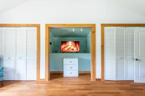 The Charming Cabin **Hottub*Gym*Firepit**(Pet-friendly) - Image 2