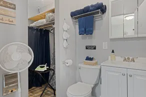 Rustic Spacious Studio/Aurora area/Sleeps 2/Pet Friendly/FREE WI-FI & Parking - Image 3