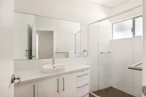 Contemporary Quindalup Beachside Escape. - Image 3