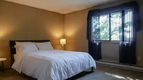 Muskoka Four Bedroom House on the Lake - Image 4