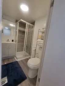 Home Away Studio Basement Apartment w/Hideabed - Image 3