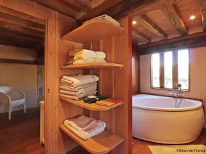Cabaña típica con chimenea y jardín, se aceptan mascotas - Image 2