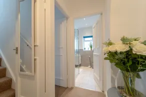 Walking distance into town, sleeps 5 - Image 2