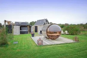 Luxury bed and parking Wulpenweid with wellness garden  - Image 2