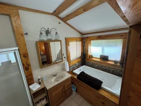 Adirondack Mountain Lodge - Image 4