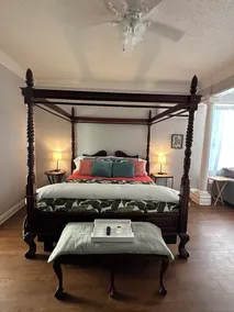 Lovely 2nd Floor Private Guest Suite with King Sized Bed at RV Resort Clubhouse - Image 5