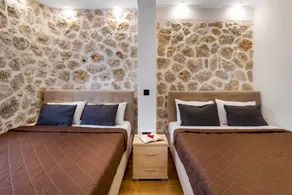Apartment with Pool View, Sea View, Wi-Fi & Terrace - Image 5