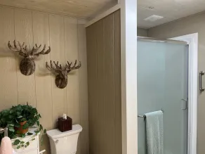 Betty's Cabin in the Woods - Image 5