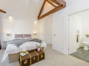 The Lodge at Oldbury Barns - Image 5
