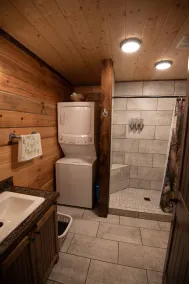 The Gilead Log Cabin - Image 3