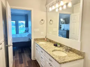 Lakefront Top Floor Condo! Perfect Location! - Image 5