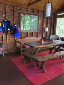 Cozy Island Cottage ubicado en Lower Buckhorn Lake - Image 4