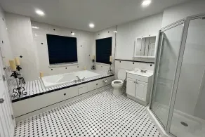 Cozy but spacious house, located in a community with many facilities.  - Image 3
