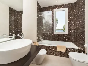 Luxury Villa with Private Pool and direct Access to a Mini Beach!! - Image 2