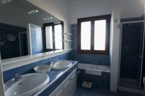 Villa mit privatem Pool und möbliertem Garten, Grill und Essbereich - Image 5