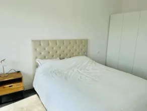 Large 1 bedroom with Terrace & Parking - Image 5