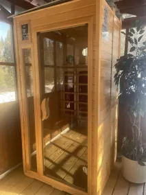 Tiny House on the River with Wifi, Sauna and Hot Tub. - Image 3