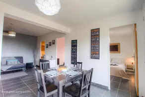 Apartment in the maquis facing the sea, 5mm from the beach and shops - Image 3