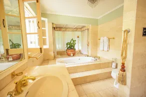 Private villa w/ Gym 5 mins away from town. - Image 5