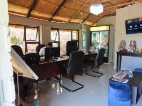 Dzimbahwe Guest Lodge - Image 4