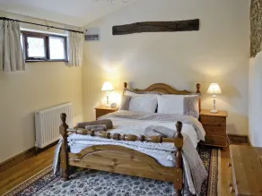 2 bedroom accommodation in Clayhidon, near Taunton - Image 3
