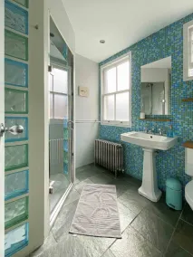 2 BEDROOM  APARTMENT, WEST LONDON - Image 3