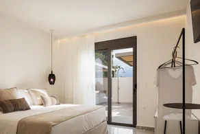 Cozy nature villa with sunset views near beaches - Image 5