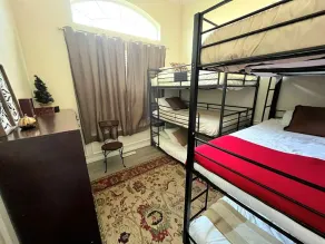 Cheerful 4-Bedroom home with an interior fireplace - Image 4