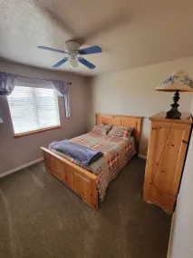 3 bed 2 bath fully stocked Home on the lake  - Image 4