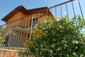 Residence Garden: Three-room apartment with balcony and lake view - Image 4