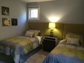 Lovely Bungalow in private , secluded neighborhood near Carrboro - Image 3