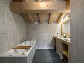 Chalet espacioso cerca de pistas con sauna y WiFi, se admiten mascotas - Image 3
