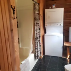 Cozy cabin retreat close to kayaking and hiking trails. - Image 2