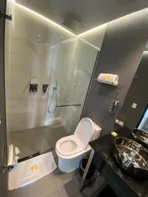 Luxury Room with Jacuzzi and Amazing View - Image 4