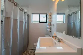 Cheerful House in Central Phoenix Enclosed Backyard Close to Airport 🛫❤️ - Image 3