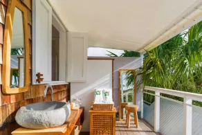 Charming bungalow in Saint Barthélemy with shared pool - Image 4