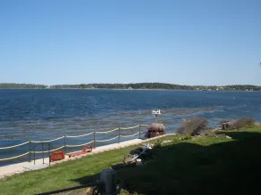 Urige Guest Cottage mit Blick auf Potts Harbor - Image 2