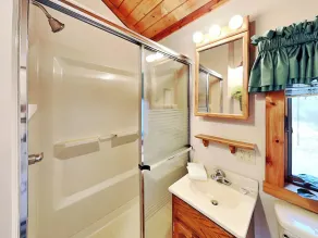 Alpine Loft and Lake - Image 4