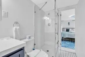 Seahorse Suite home - Image 2