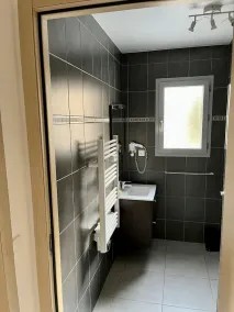 Super Standing and quiet apartment with terrace - Image 5