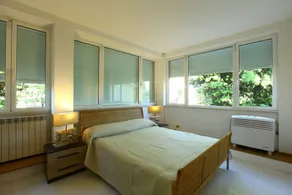 Room with private bathroom in Villa - Image 5